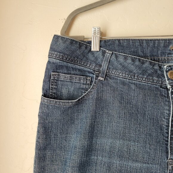 Riders by Lee Plus Size Dark Wash Capri Jeans - Picture 3 of 8